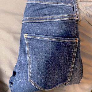 GOOD AS NEW HOLLISTER JEANS!!